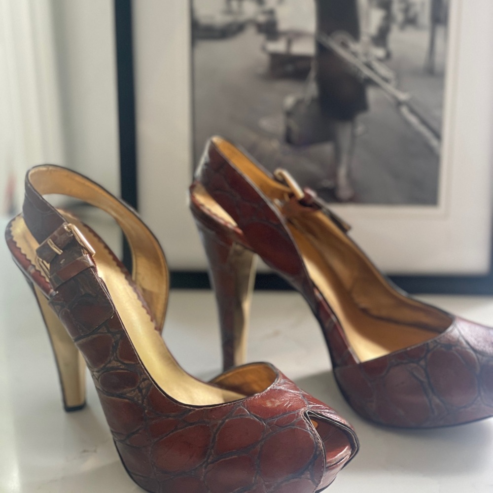 Elegant Brown Peep-Toe Heels